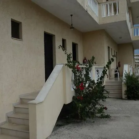 Katerina Appartamento Moraḯtika
